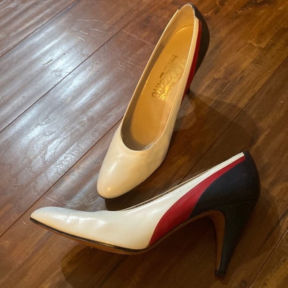 Vintage Salvatore Ferragamo for Saks Navy Red White Leather Pumps 7.5 AA - Picture 2 of 11